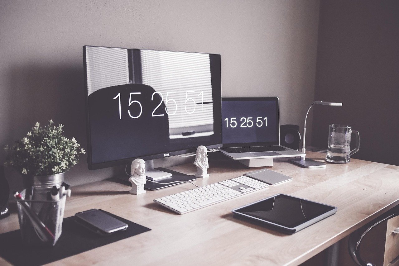 Gaming-Setup mit 10 Monitoren: So geht's