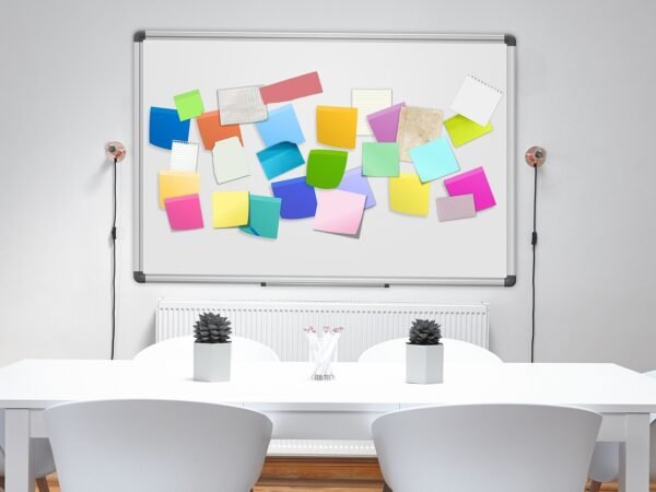 Schreibtisch organisieren: Die besten Systeme